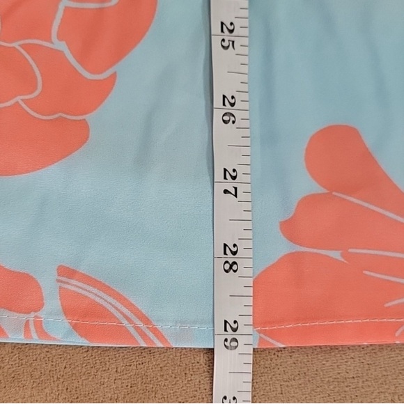 Olivia Mark – Plant Print Criss-Cross Halter Tank Top - Picture 8 of 8